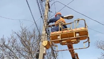 Новости » Общество: После шторма в Крыму полностью восстановлено электроснабжение