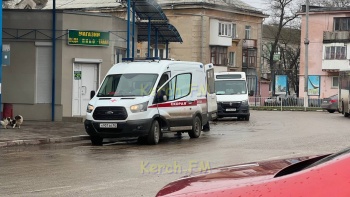 Новости » Криминал и ЧП: На железнодорожном вокзале в Керчи произошел инцидент: есть пострадавшие