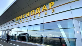 Новости » Общество: Аэропорт Краснодара принял тестовый рейс самолета из Минеральных Вод