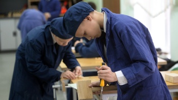 Новости » Общество: В школах Крыма с 1 сентября следующего года введут обязательные уроки труда