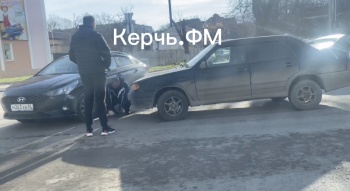 На перекрестке Шлагбаумская-Пирогова в Керчи произошло ДТП