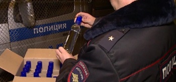 За подпольную торговлю спиртным крымчанку оштрафовали на 30 тыс. руб