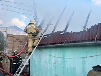 Новости » Криминал и ЧП: Накануне спасатели в Крыму ликвидировали четыре пожара