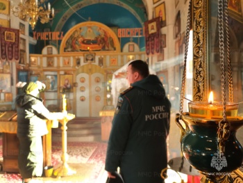 Новости » Общество: В Крымy Рождественские богослужения прошли без происшествий
