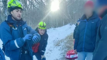 Новости » Общество: На Ангарском перевале в Крыму женщина получила травму во время зимних катаний
