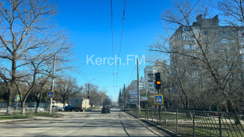 Новости » Общество: Водители Керчи просят включить светофор на Кокорина-Вокзального шоссе