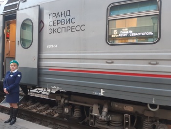 Новости » Общество: Перед майскими праздниками увеличится количество поездов в Крым