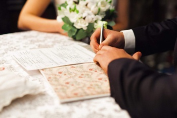 В Керчи за неделю заключили 11 браков