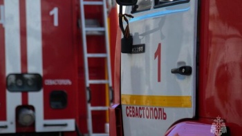 Новости » Криминал и ЧП: На пожаре в севастопольской пятиэтажке погиб мужчина