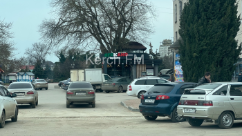 На парковке на Кирова водителей забыли предупредить о траншее на дороге