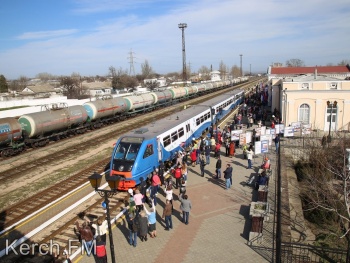 Новости » Общество: Расписание движения пяти пригородных поездов в Крыму изменится с 26 февраля и 1 марта