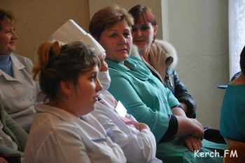 Новости » Общество: В Крыму назвали способ сократить дефицит врачей