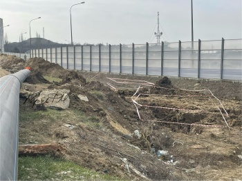 Новости » Общество: На Верхнем Солнечном в Керчи строят магистральный водовод