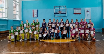 Новости » Спорт: Баскетболисты Керчи привезли с Первенства Крыма серебряные награды