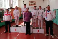 Керченские фехтовальщицы выиграли республиканские соревнования