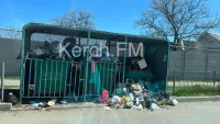 Дорогу на ул.Островского в Керчи завалили мусором