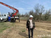 Новости » Общество: В праздничный день керченский РЭС реконструирует линии