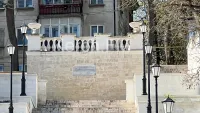 Новости » Общество: На Константиновскую лестницу в Керчи могут вернуть вазоны