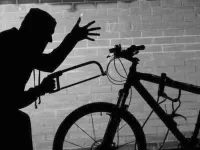 Новости » Криминал и ЧП: Полицейские задержали керчанина по подозрению в краже велосипеда
