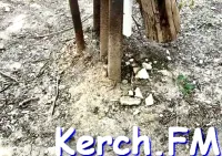 Новости » Общество: Керчане чтят старинный деревянный столб