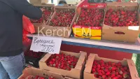 Пошла черешня: обзор цен на овощи и фрукты на 21 мая в Керчи