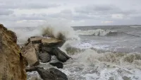 В Крыму на три дня объявлено штормовое предупреждение из-за ветра