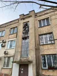 Суслика видишь?:керчане с Черноморской полтора года ждут восстановления окон после взрыва на мосту
