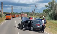 По дороге в Героевку произошло ДТП: в машине зажало человека