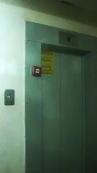 Новости » Общество: Новые лифты не выдерживают жары?