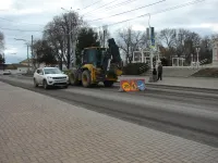 Новости » Общество: Верхний слой асфальта сняли и на Адмиралтейском проезде